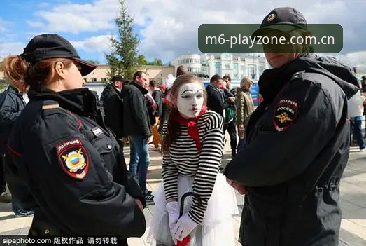 M6体育最新入口教程 世界杯安保部署完整指南:从英国警员缩减看赛事安全策略演变